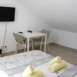 Auberge de jeunesse Blife & *