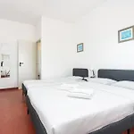 Auberge de jeunesse Blife & *